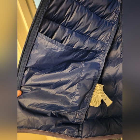 Eddie Bauer Down Vest - Picture 4 of 6